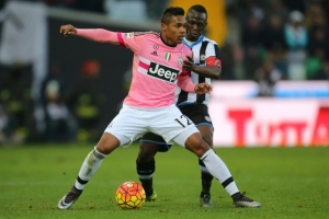 Alex Sandro(D) anotou o quarto gol da Juventus, em 17 de janeiro, em Udine