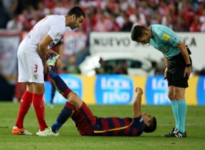 (22 mai) Su&aacute;rez acusa uma les&atilde;o muscular na final da Copa do Rei