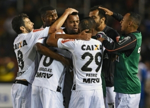 Jogadores do Atl&eacute;tico comemoram um gol contra o Melgar, em 17 de fevereiro, em Arequipa