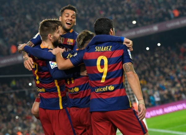 Jogadores do Barcelona comemoram gol durante partida contra o Athletic Bilbao, em Barcelona, no dia 27 de janeiro de 2016