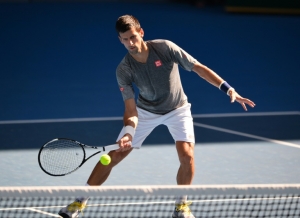 Novak Djokovic treina na v&eacute;spera da estreia no Aberto da Austr&aacute;lia, em 17 de janeiro, em Melbourne