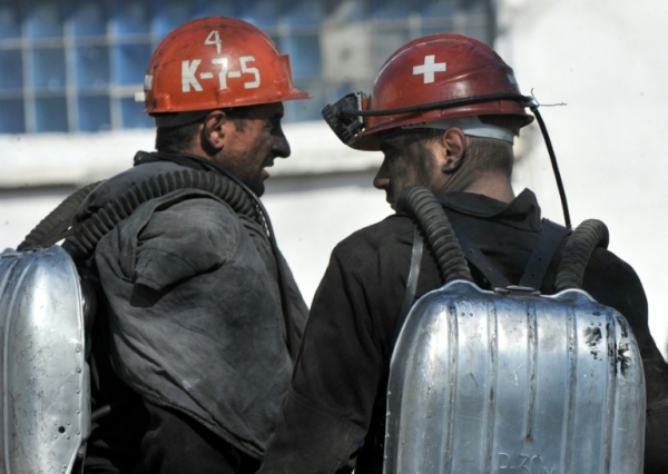 Dois mineiros que se salvaram do acidente em Mezhdurechensk em 2010