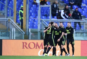 (Arquivo) Jogadores do Hellas Verona comemoram gol durante partida contra a Roma, em Roma, no dia 17 de janeiro de 2016