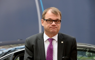 O premier da Finl&acirc;ndia, Juha Sipila, chega &agrave; reuni&atilde;o de c&uacute;pula da Uni&atilde;o Europeia, em Bruxelas