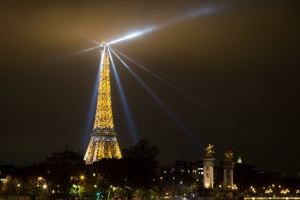 A Torrei Eiffel, em Paris, no dia 5 de dezembro de 2015