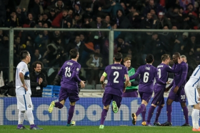 Jogadores da Fiorentina comemoram vit&oacute;ria sobre a Inter, em 14 de fevereiro, em Floren&ccedil;a
