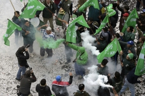 (Abril) Trabalhadores protestam na capital argentina