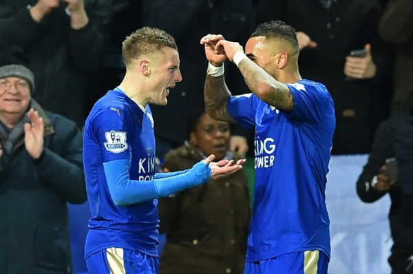 Jogadores do Leicester City comemoram gol durante partida contra o Liverpool, em Leicester, no dia 2 de fevereiro de 2016