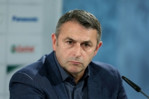 Wolfsburg's sporting director Klaus Allofs attends a press conference at Volkswagen-Arena in Wolfsburg, central Germany, on September 01, 2015. AFP PHOTO / RONNY HARTMANN