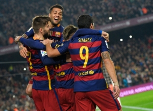 Jogadores do Barcelona comemoram gol durante partida contra o Athletic Bilbao, em Barcelona, no dia 27 de janeiro de 2016