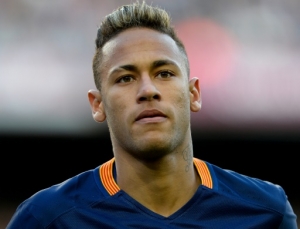 Barcelona's Brazilian forward Neymar looks on during the Spanish league football match FC Barcelona vs Club Atletico de Madrid at the Camp Nou stadium in Barcelona on January 30, 2016. Barcelona won 2-1. AFP PHOTO/ JOSEP LAGO