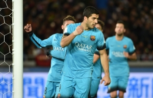 Su&aacute;rez comemora ap&oacute;s marcar para o Barcelona