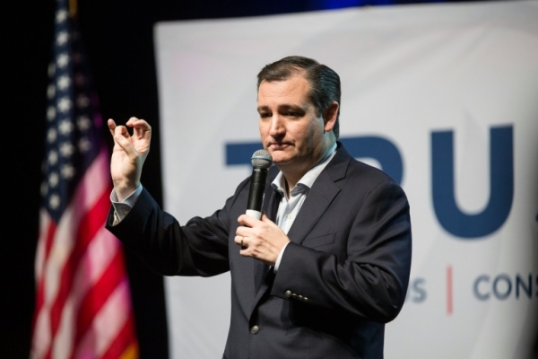 (Arquivo) O pr&eacute;-candidato republicano Ted Cruz