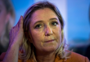 (Arquivo) A presidente do partido franc&ecirc;s de extrema direita Frente Nacional, Marine Le Pen
