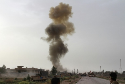 (Arquivo) Fuma&ccedil;a &eacute; vista em Amriyat al-Fallujah, no dia 5 de maio de 2016