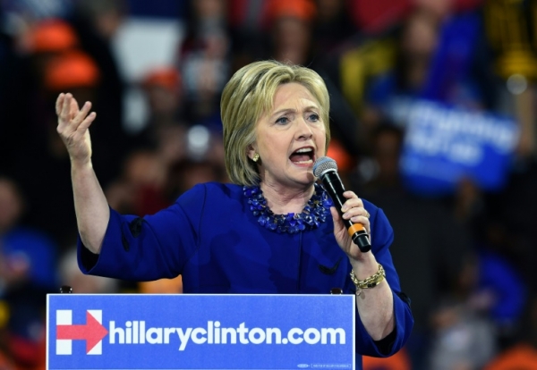 Hillary Clinton &eacute; vista em Nova York, em 2 de mar&ccedil;o de 2016