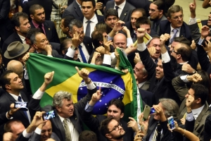 (Arquivo) a ag&ecirc;ncia de classifica&ccedil;&atilde;o financeira Standard and Poor's se declarou menos preocupada pela China que pela situa&ccedil;&atilde;o alarmante dos pa&iacute;ses emergentes, entre eles o caso "extremamente grave" do Brasil