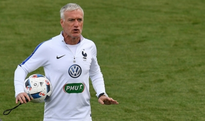 Didier Deschamps comanda um treino da sele&ccedil;&atilde;o francesa, em 26 de maio, em Clairefontaine, perto de Paris