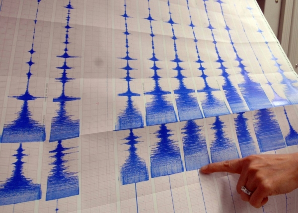 O tremor, inicialmente calculado com uma magnitude de 7,2, ocorreu a uma profundidade de 35 km