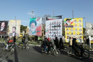 Cartazes eleitorais no centro de Teer&atilde;