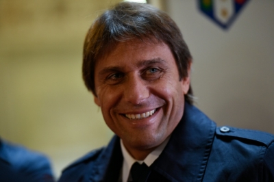 O italiano Antonio Conte ser&aacute; o t&eacute;cnico do Chelsea depois da Eurocopa-2016 e assinar&aacute; contrato de tr&ecirc;s anos, anunciou o clube londrino nesta segunda-feira.