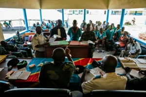 O Minist&eacute;rio P&uacute;blico de Paris abriu uma nova investiga&ccedil;&atilde;o preliminar sobre supostos abusos sexuais de militares franceses baseados na Rep&uacute;blica Centro-Africana, aos quais a ONU se referiu na semana passada, indicou nesta ter&ccedil;a-feira uma fonte judicial