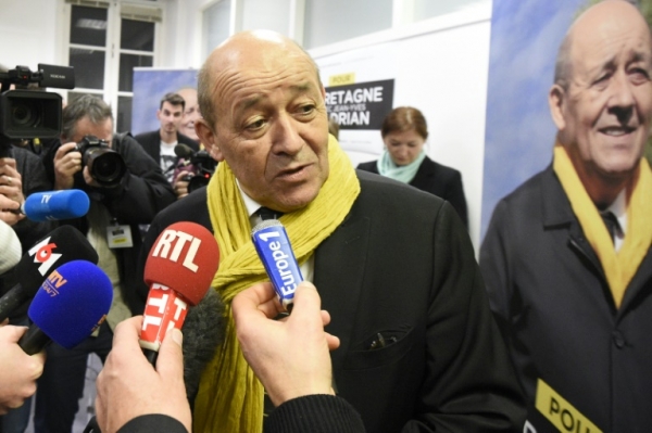 O ministro franc&ecirc;s da Defesa, Jean-Yves Le Drian