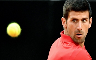 Novak Djokovic em a&ccedil;&atilde;o durante partida contra Tomaz Bellucci, em Roma, no dia 12 de maio de 2016