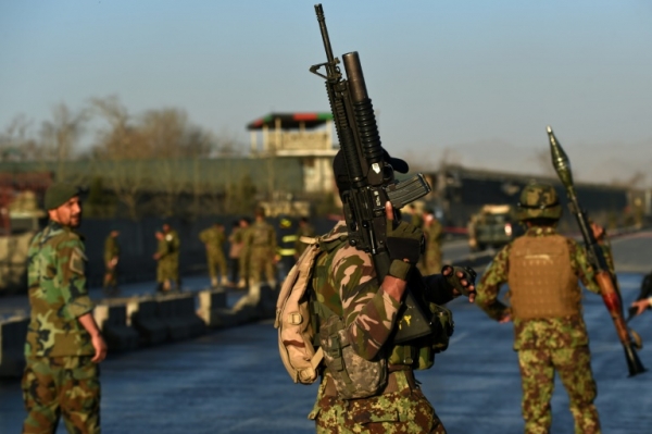 Seguran&ccedil;as no local do ataque perto do Minist&eacute;rio da Defesa