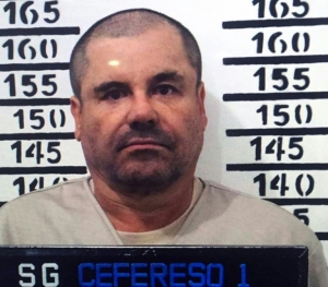Foto da pol&iacute;cia mexicana de Joaqu&iacute;n Guzm&aacute;n Loera, ali&aacute;s 'El Chapo', ao ser preso em Almoloya de Juarez, M&eacute;xico, em 8 de janeiro de 2016