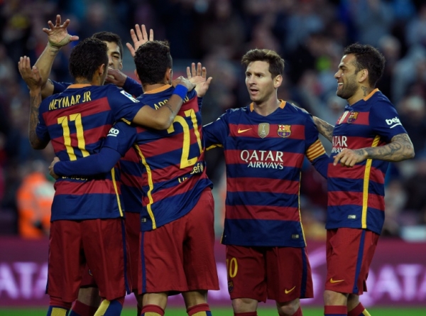 Jogadores do Barcelona comemoram gol durante partida contra o Granada, em Barcelona, no dia 9 de janeiro de 2016