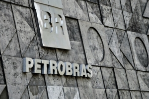 Um empres&aacute;rio luso-brasileiro, suspeito de lavagem de dinheiro e suborno no esc&acirc;ndalo da Petrobras, foi detido nesta segunda-feira em Lisboa a pedido das autoridades brasileiras