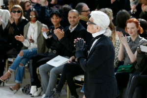 (Arquivo) O estilista da Chanel, Karl Lagerfeld, em Paris, no dia 8 de mar&ccedil;o de 2016