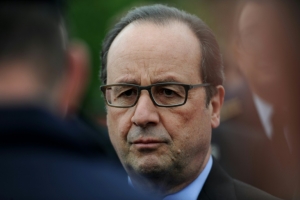 O presidente franc&ecirc;s Fran&ccedil;ois Hollande afirmou que a amea&ccedil;a de atentados durante a Eurocopa de futebol existe, mas o pa&iacute;s nunca pode se deixar levar pelo temor