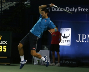 Djokovic devolve a bola para Jaziri