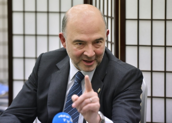 (Arquivo) O comiss&aacute;rio europeu Pierre Moscovici