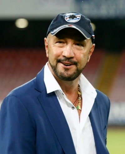 Sampdoria's coach from Italy Walter Zenga smiles before the Italian Serie A football match SSC Napoli vs UC Sampdoria on August 30, 2015 at the San Paolo stadium in Naples. AFP PHOTO / CARLO HERMANN