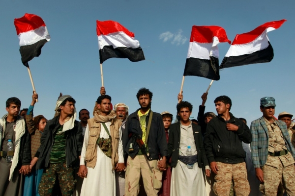 Rebeldes xiitas huthis s&atilde;o vistos em Sanaa, no dia 21 de setembro de 2015