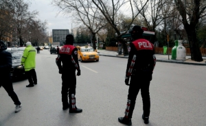 (17 mar) Pol&iacute;cia faz blitz em Ancara