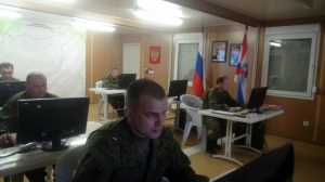 (Mar&ccedil;o) Soldados russos trabalham no centro de monitoramento do cessar-fogo localizado na base de Hmeimim, na prov&iacute;ncia s&iacute;ria de Latakia