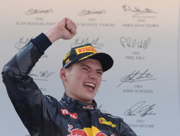 Max Verstappen, da Red Bull, comemora vit&oacute;ria do GP de F1, em Montmel&oacute;, no dia 15 de maio de 2016