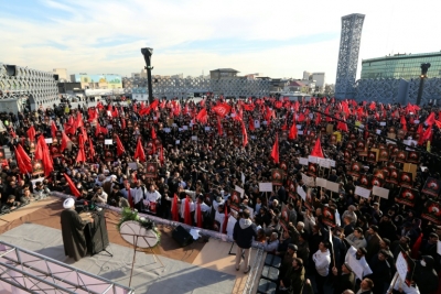 Iranianos participam de protesto contra a execu&ccedil;&atilde;o do cl&eacute;rigo xiita Nimr el Nimr, em Teer&atilde;, no dia 4 de janeiro de 2016