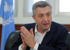 O diplomata italiano Filippo Grandi assumiu oficialmente nesta segunda-feira a dire&ccedil;&atilde;o do Alto Comissariado das Na&ccedil;&otilde;es Unidas para os Refugiados (Acnur), com o objetivo de ajudar 60 milh&otilde;es de deslocados no mundo, um n&uacute;mero recorde.