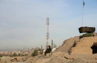Os talib&atilde;s afeg&atilde;os pretendem atenuar a queda de seus recursos financeiros aplicando uma "taxa de prote&ccedil;&atilde;o" &agrave;s operadoras de telefonia m&oacute;vel, um dos poucos setores lucrativos no Afeganist&atilde;o, indicaram &agrave; AFP fontes das empresas e dos insurgentes.