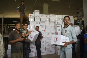 (2 mai) Ajuda da Cruz Vermelha e do Crescente Vermelho chega &agrave; cidade s&iacute;ria de Talbiseh