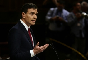O l&iacute;der socialista espanhol Pedro S&aacute;nchez fala ante o Parlamento, em Madri, no dia 1&ordm; de mar&ccedil;o de 2016