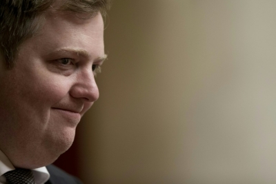 (Arquivo) O ainda primeiro-ministro da Isl&acirc;ndia, David Gunnlaugsson, &eacute; visto em Paris, no dia 1&ordm; de dezembro de 2015