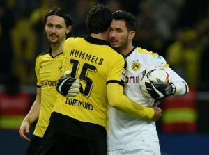 Jogadores do Dortmund s&atilde;o vistos durante partida contra o Hannover, na cidade de Dortmund, na Alemanha, em 13 de fevereiro de 2016