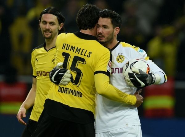 Jogadores do Dortmund s&atilde;o vistos durante partida contra o Hannover, na cidade de Dortmund, na Alemanha, em 13 de fevereiro de 2016