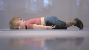 Um tribunal turco condenou nesta sexta-feira a quatro anos de pris&atilde;o dois traficantes de pessoas pelo naufr&aacute;gio de um barco de migrantes no qual viajava Aylan Kurdi, o menino s&iacute;rio que morreu afogado e cuja imagem do corpo jogado na areia virou s&iacute;mbolo da trag&eacute;dia dos migrantes.